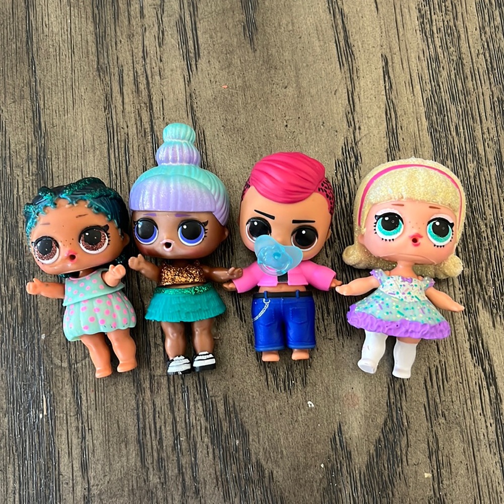Lol mini dolls
